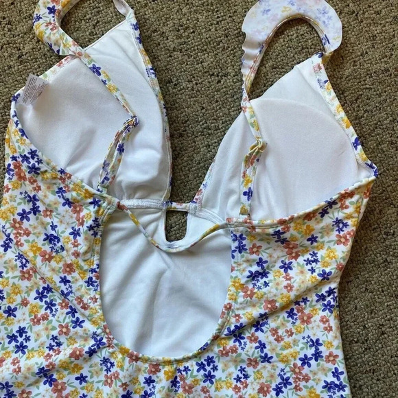 NWOT Women's XL/16 Ruffle Shoulder Plunge One Piece Swimsuit - Shade & Shore - Picture 7 of 8